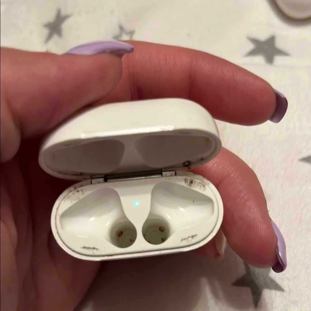 Apple Airpods Charging Case